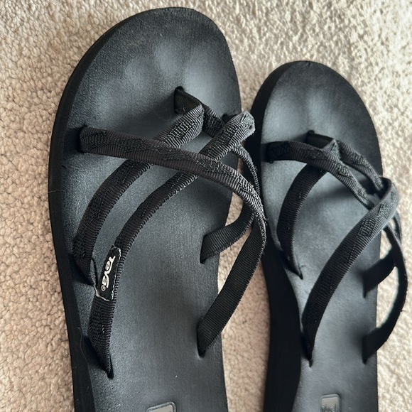 Teva Women’s Olowahu Mush Flip Flops Thong Sandals Size 7 - black - Picture 2 of 9